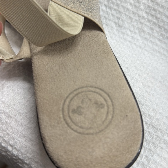 BNIB Charleston Shoe Company size 10 Hampton Sandals in Pearl - Picture 5 of 10